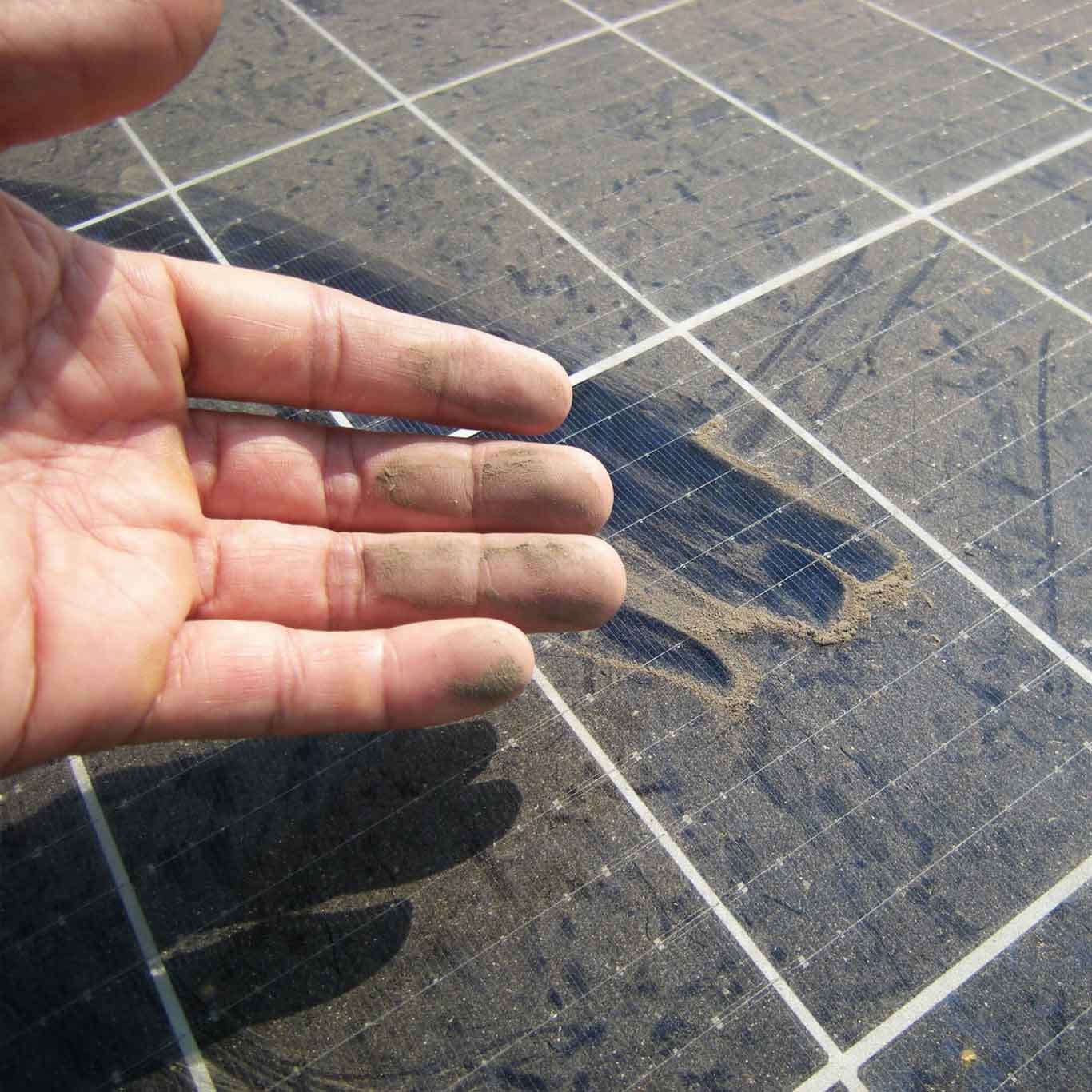 zonnepanelen-schoonmaken