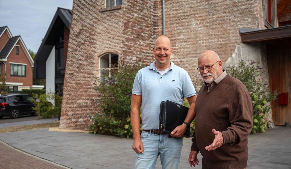 Paul Kok en Edwin Koertshuis voor de Reudinktoren v2